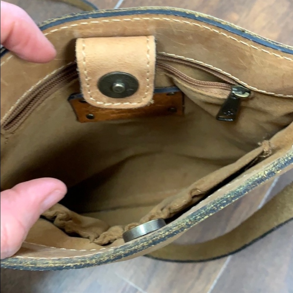 Patricia Nash Tan Distressed Leather Crossbody Bag - Picture 4 of 4